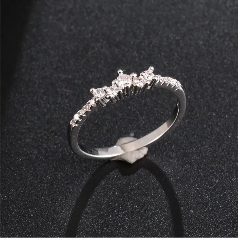Elegant 925 Silver Ring Jewerly White Sapphire - Picture 3 of 3
